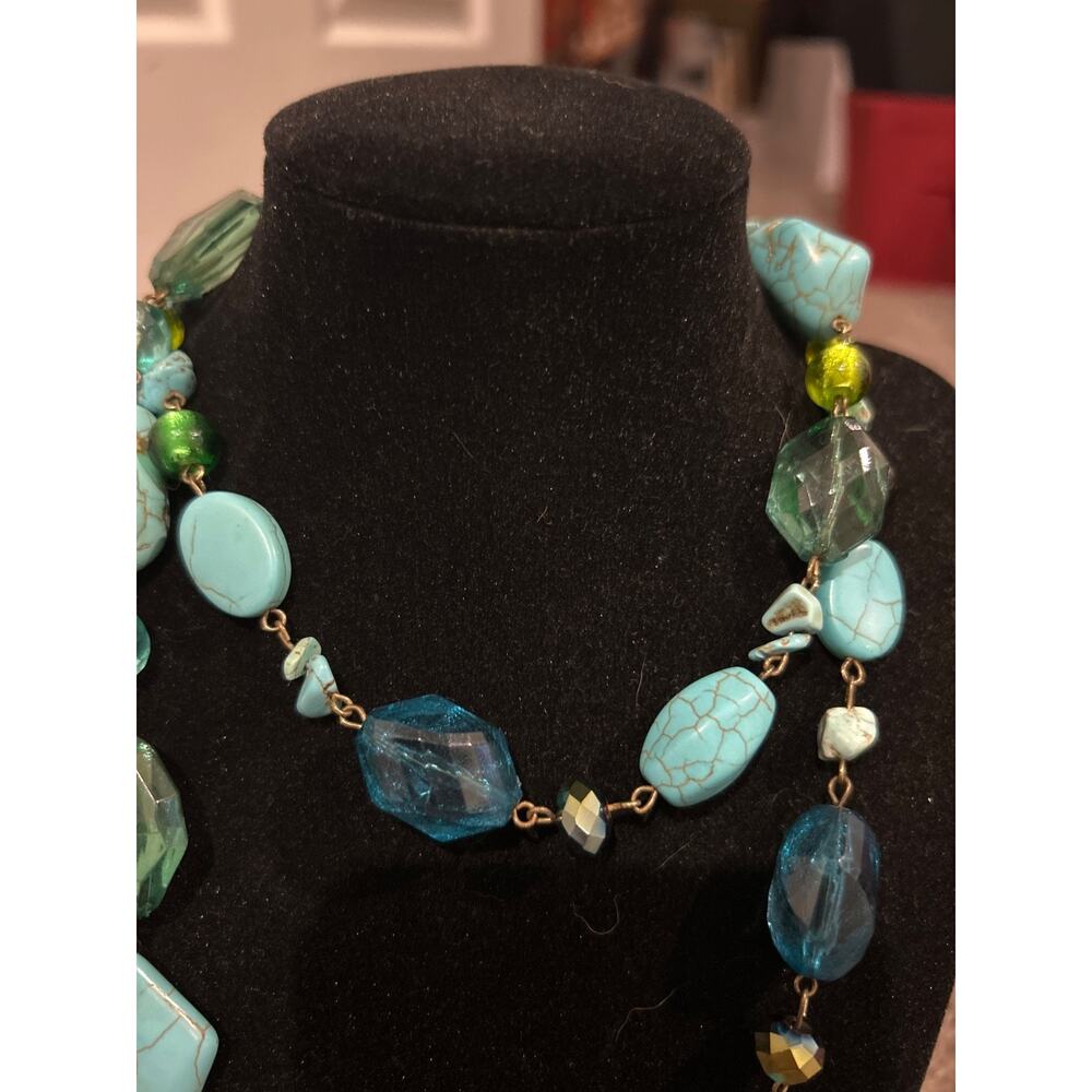 Vintage Faux Turqoise Necklace - Picture 4 of 4
